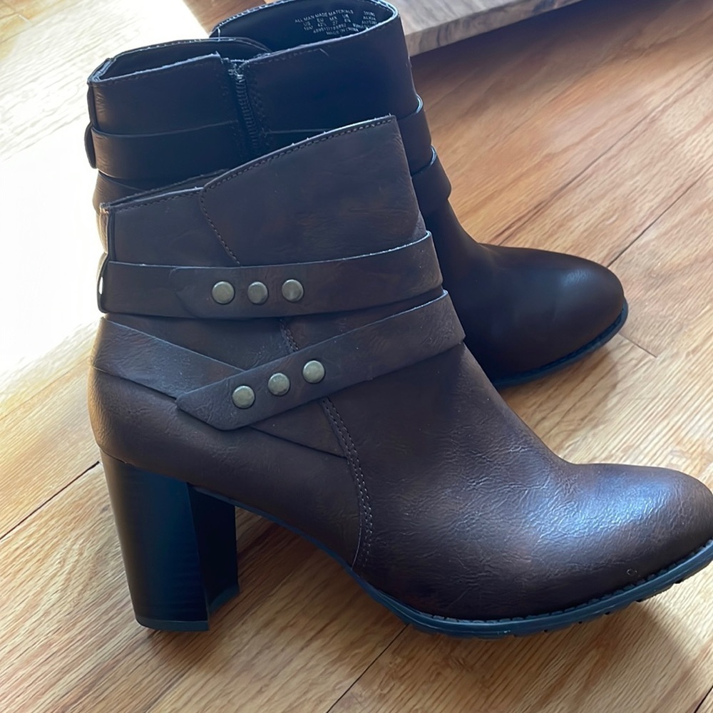 Jaclyn‎ Smith Alicia Brown Vegan Leather Boots Sz 10